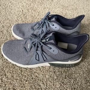 NIKE Air Max size 9.5 Men’s - Great Condition!